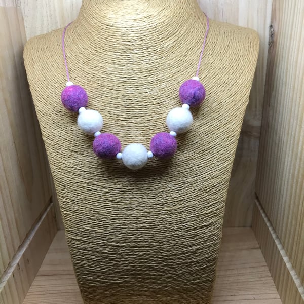 Felt Necklace. (311)