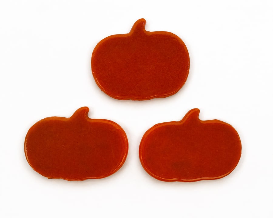Pack of 3 larger Orange Pumpkins made with Bullseye 90coe glass