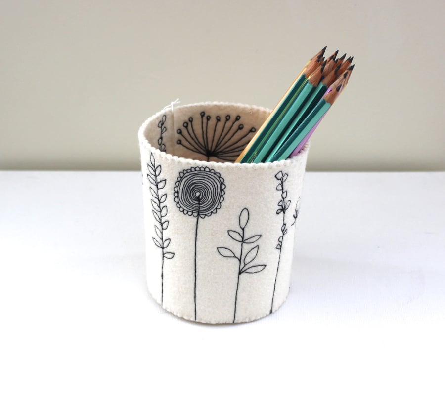 Flora Pen Pot