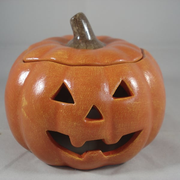 Ceramic Orange Halloween Pumpkin Candle Tea Light Holder Ornament Decoration.