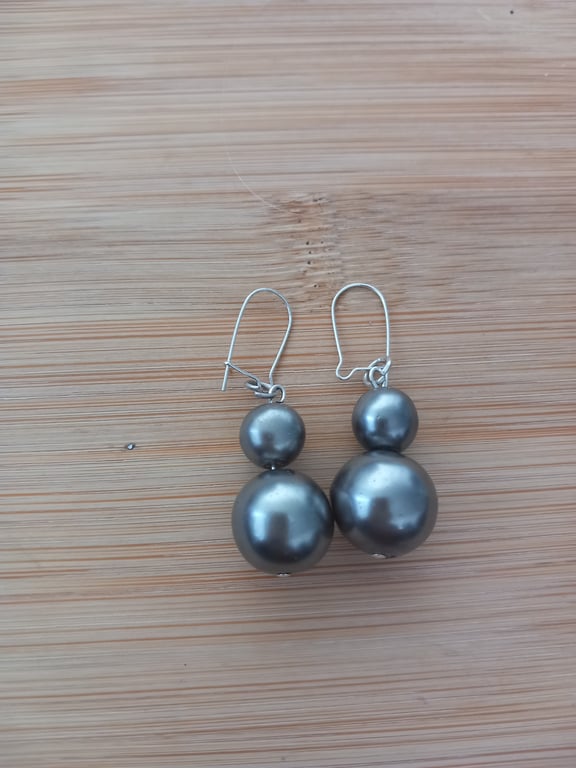 Grey vintage pearl necklace, bracelet earring set, recycled jewellery