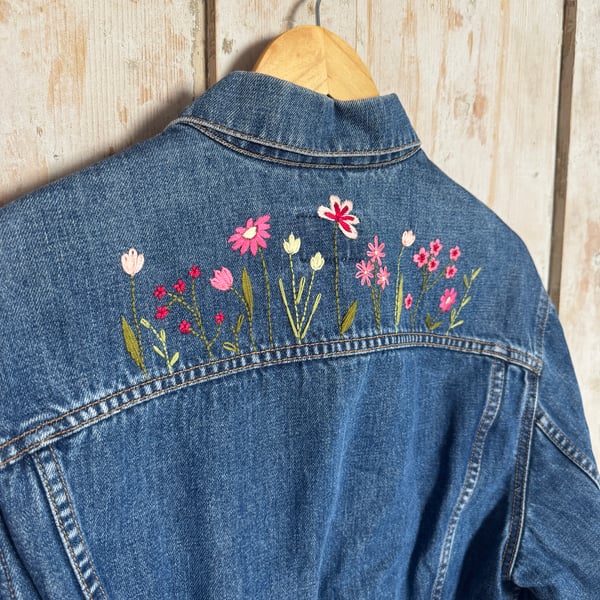 ‘Tulip party’ Embroidered Upcycled Levi’s denim jacket 