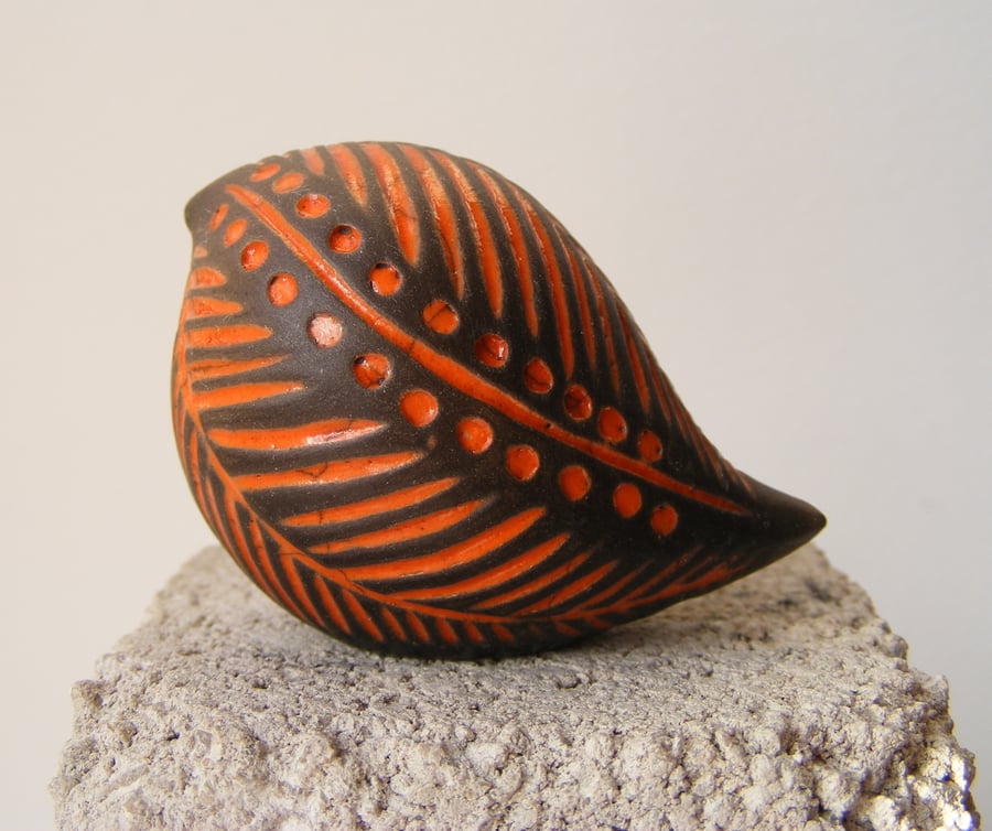 Carved baby bird, orange.(2)