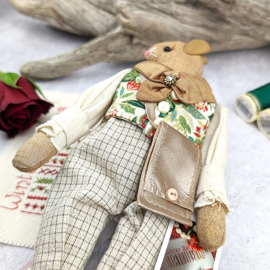 Flurry, A Gentleman Christmas Mouse