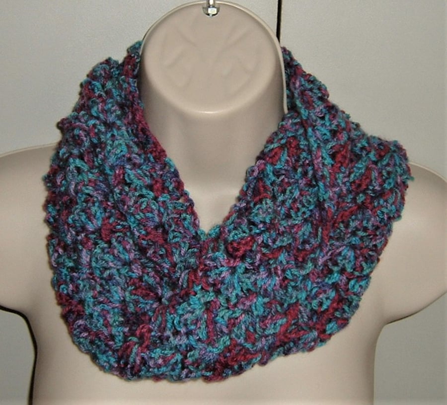 crochet multi mix infinity scarf ( ref F 704)