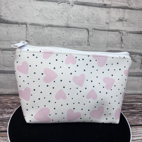 Cosmetic - Toiletry pouch