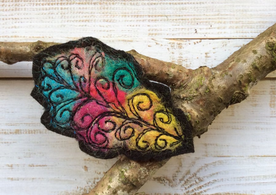 Embroidered oak leaf brooch pin or badge. 