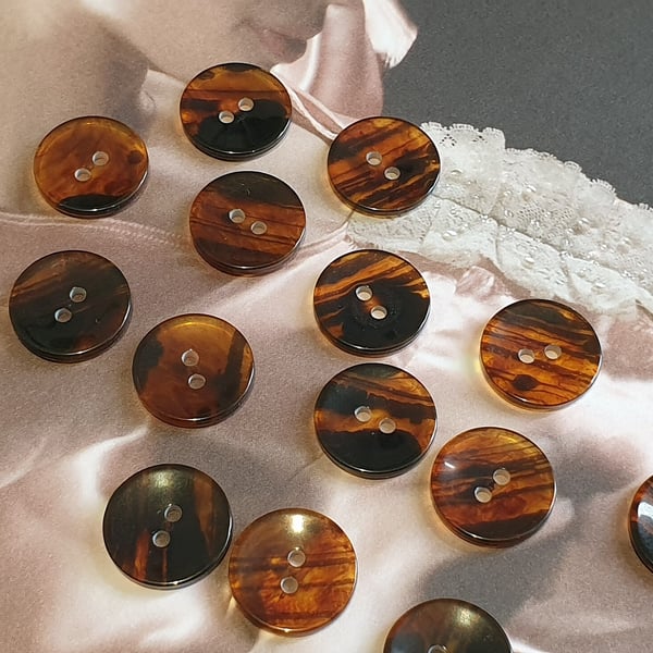 15mm 24L Tortoise Shell (polyester) x 6 Buttons