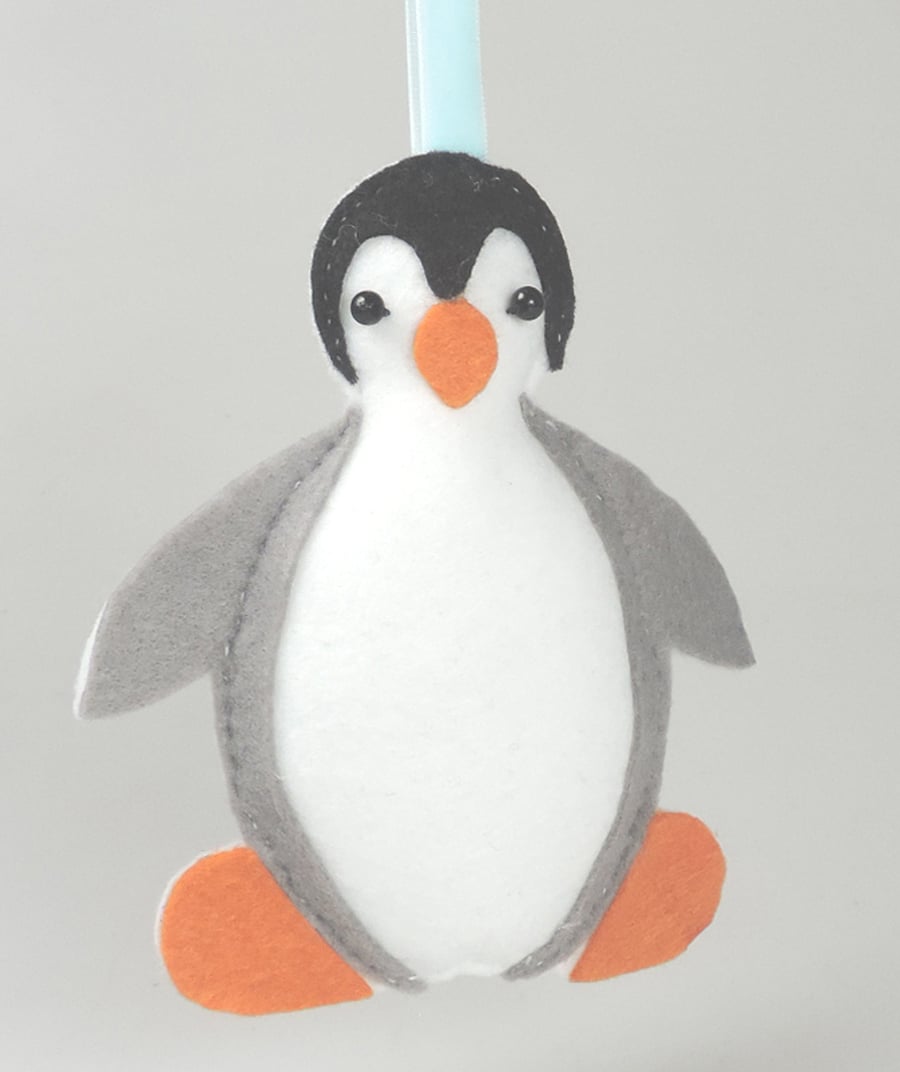 Handmade Baby Penguin Decoration, Winter Felt Kawaii baby Penguin