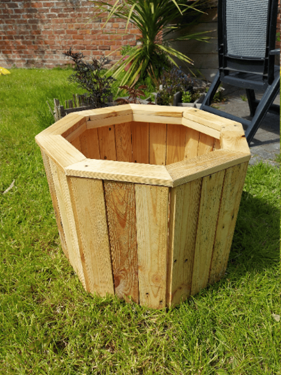 Planter, Rustic planter, Outdoor planter, Large planter, Garden décor, Wooden
