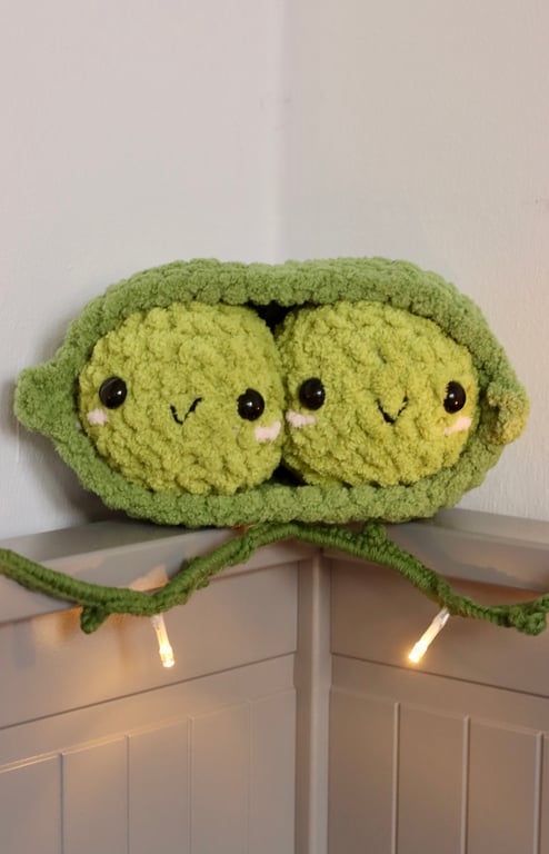 Crochet Two Peas in a Pod Plushie