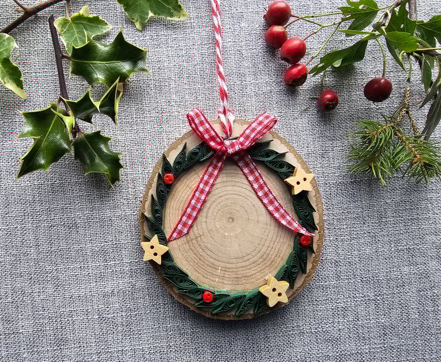 Larger Wood Slice Hanging Christmas Decoration with Quilled Wreath (9cm, 3.5")