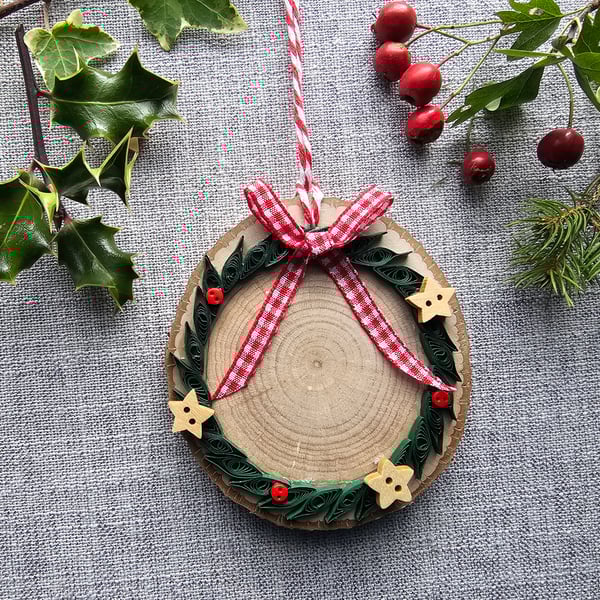 Larger Wood Slice Hanging Decoration with Quilled Wreath (9cm, 3.5")