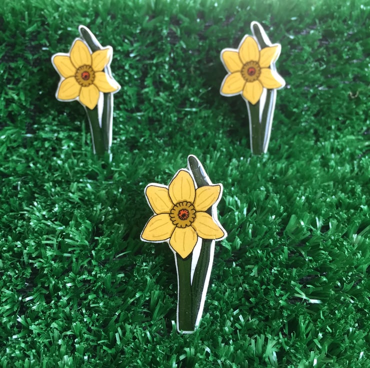 Daffodil hand made Pin, Badge, Brooch Folksy