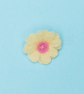 Small daisy, felt brooch. - Image 4