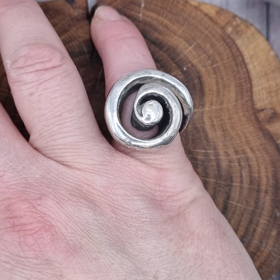 Real conch seashell preserved in silver ring, size J