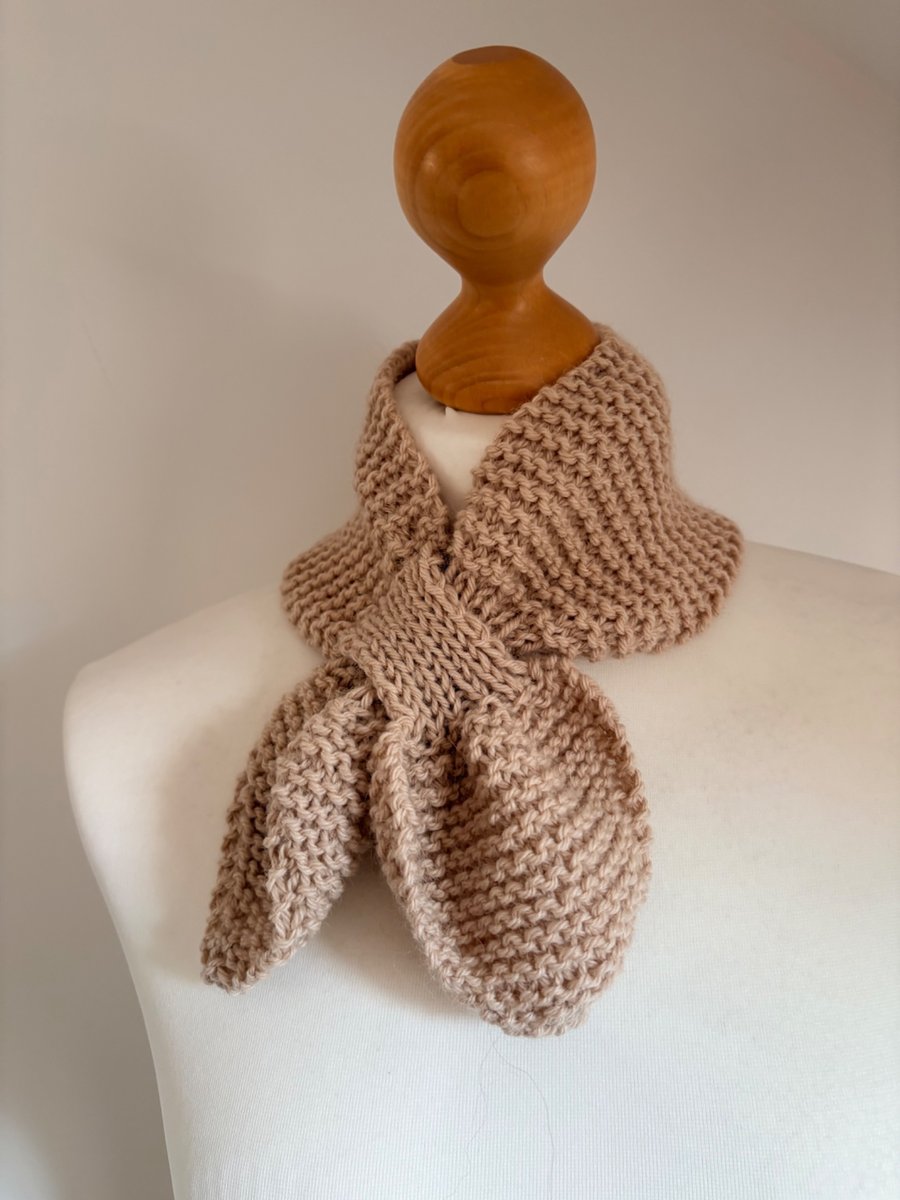 Hand knitted Ascot scarf Beige