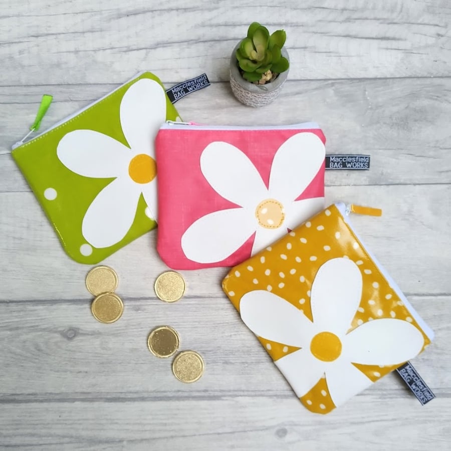 Purse or Makeup Bag Daisy Motif Purse or Folksy