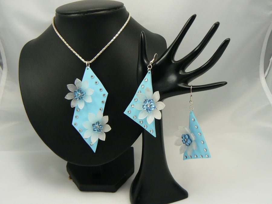 Earring and pendant set