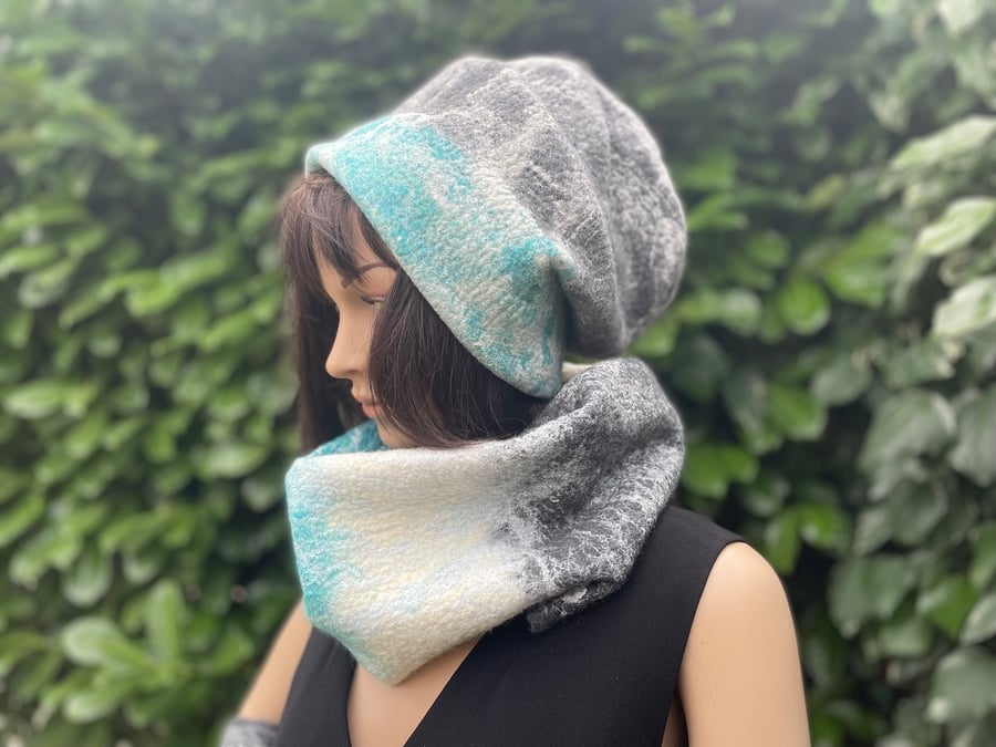 Unique Scarf, Neck Warmer, organic British Wool, wet felted handmade in UK