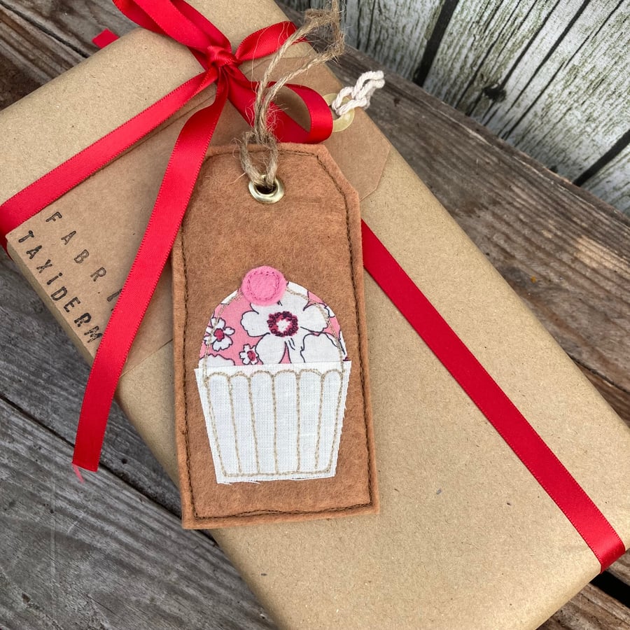 Gift tag (reusable) - Pastel Pink Floral Cupcake 