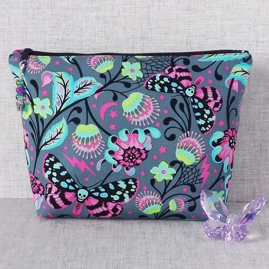Large zipped pouch, cosmetic bag, butterflies, skulls. Large size