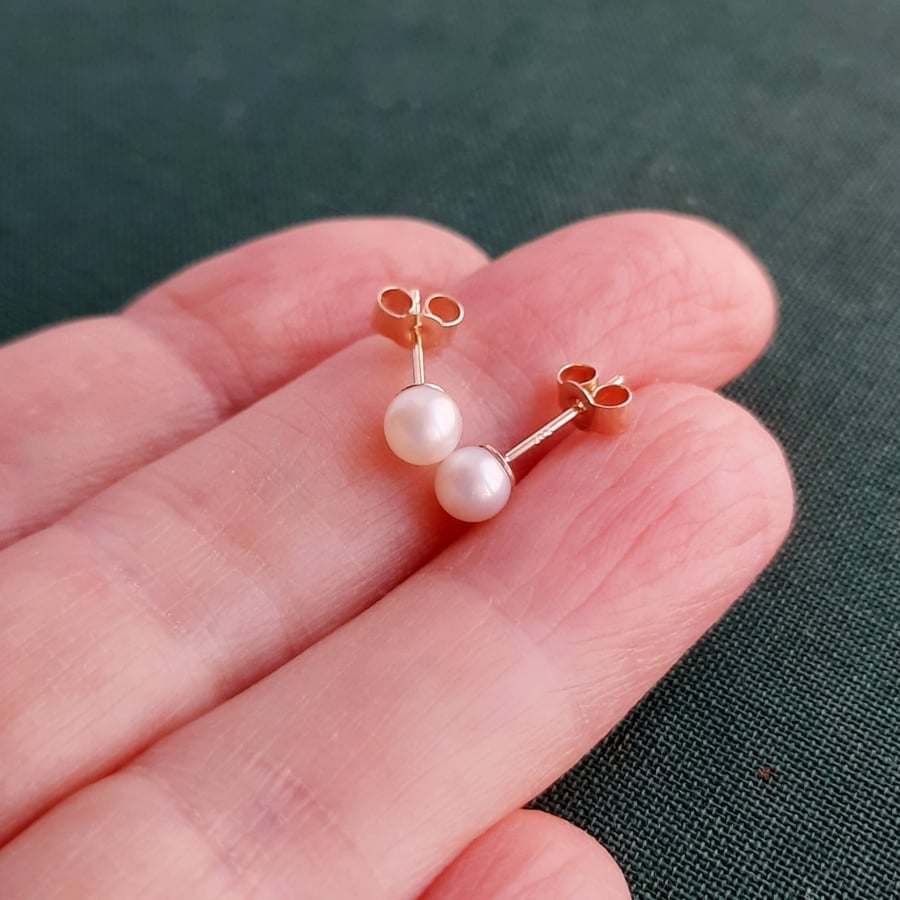 Tiny 9ct Gold Cultured Pearl Studs
