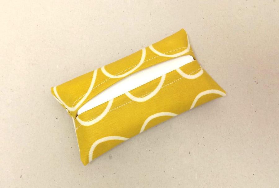 Tissue holder in yellow and white oilcloth, tissues included, tissue pouch