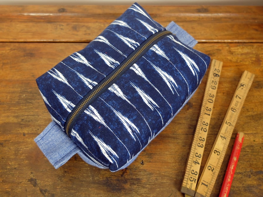 Blue Arrow Pattern Boxy Bag
