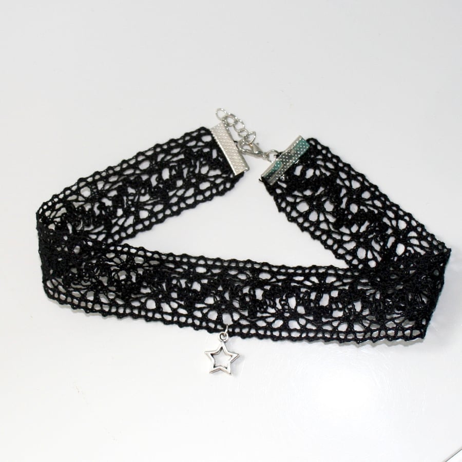 Black lace star charm choker