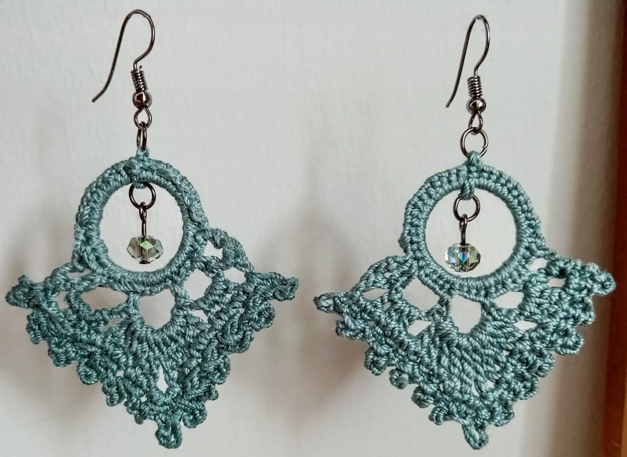 Handmade crocheted earrings made with 100% cotton thread and hypoallergic hooks