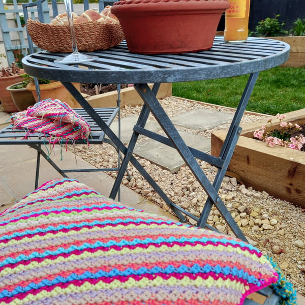 Crochet pattern for summer or kitchen seat covers