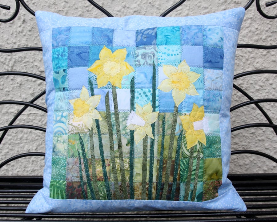 Daffodil Cushion Pattern 
