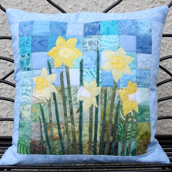 Daffodil Cushion Pattern 