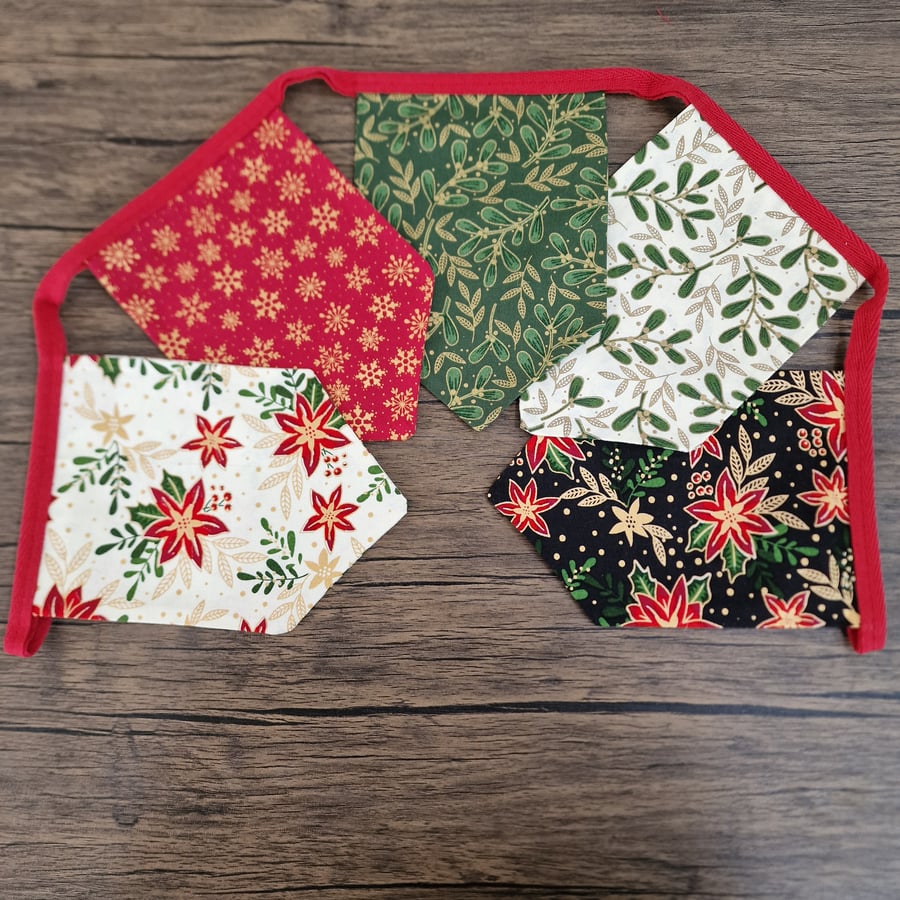 Christmas Fireplace Garland - Poinsettia & Mistletoe design