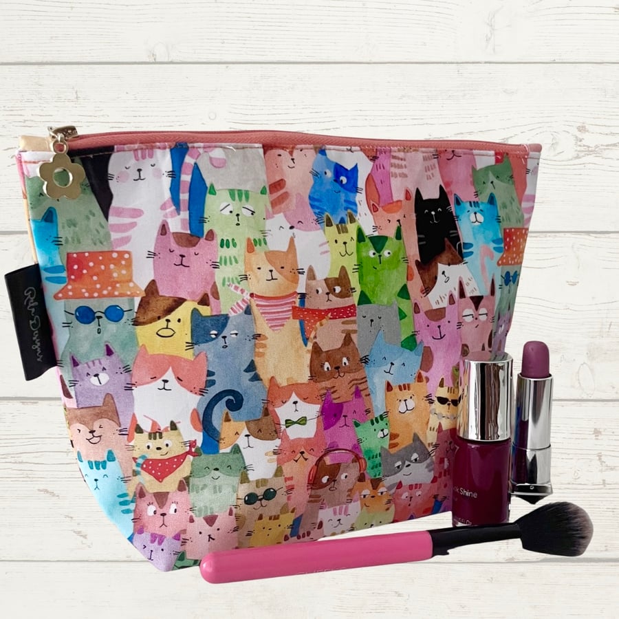 Makeup bags colourful cats 