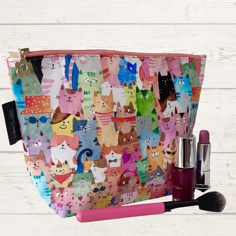 Makeup bags colourful cats 