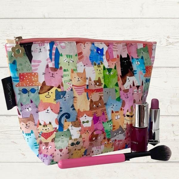 Makeup bags colourful cats 