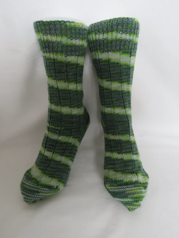 Hand-cranked Knitted Ribbed Wool Socks Size 4 to 5
