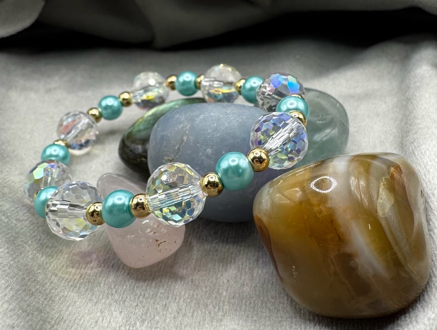 Crystal and glass pearl bead bracelet - elasticated 