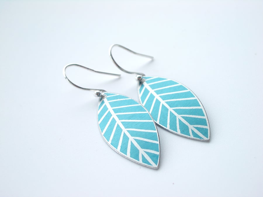 Blue leaf oval earrings
