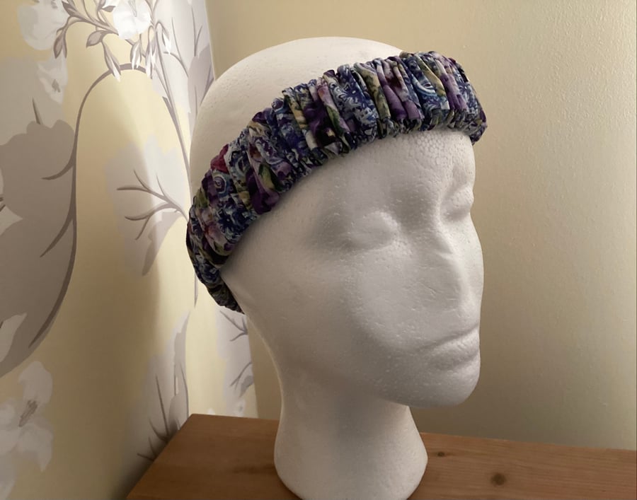 Wide elastic headbands with ruffle scrunchie pattern