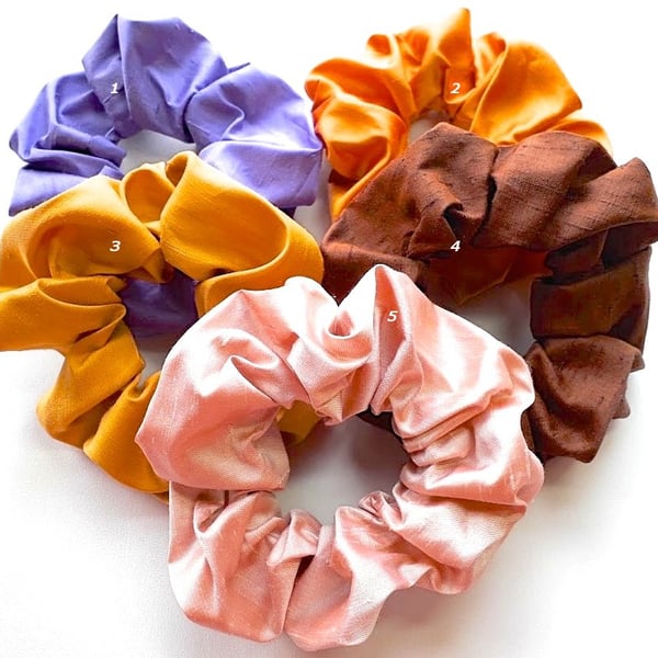 Pure silk hair elastic scrunchie.