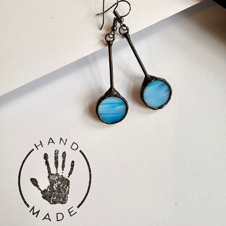 Streaky blue stained glass lightweight circular dangle earrings 