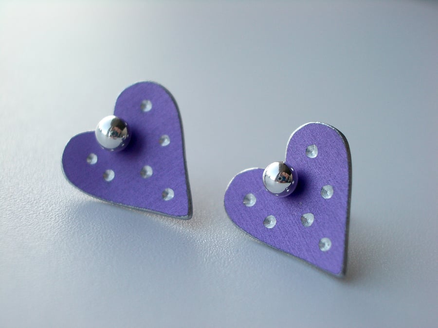 Heart pastel studs earrings in lilac with sparkly dots
