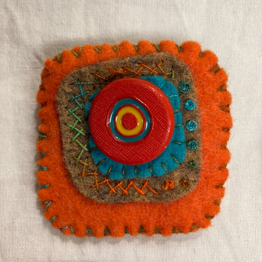 Groovy brooch No4
