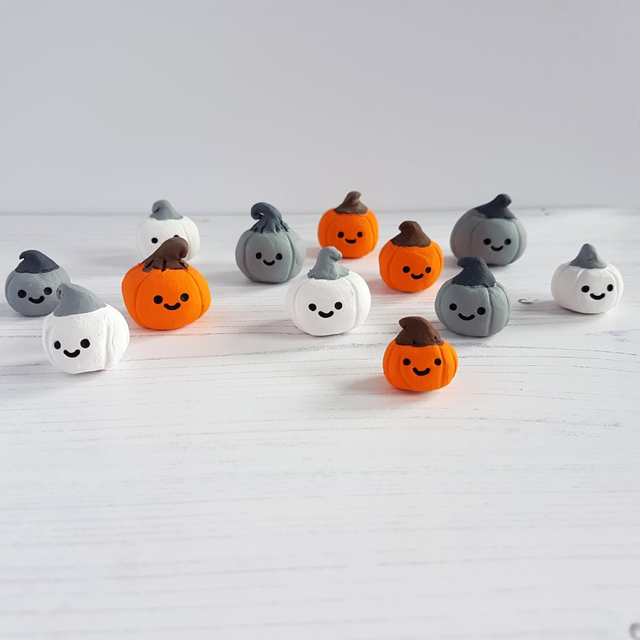 NEW Happy Pumpkin shelf ornaments (3D style)