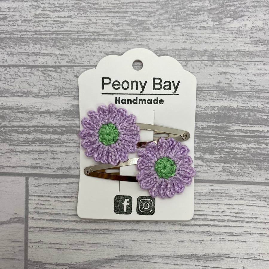Girl’s daisy hair clips, lilac & green, flower hair slides