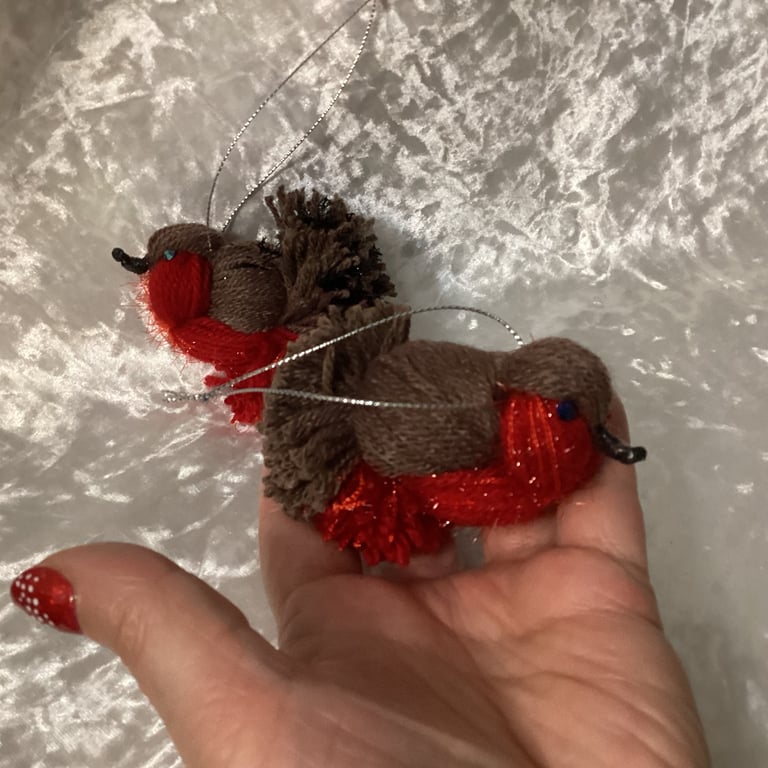 Set of 2 Robins , yarn Robin , Christmas Robin, Tree decoration.