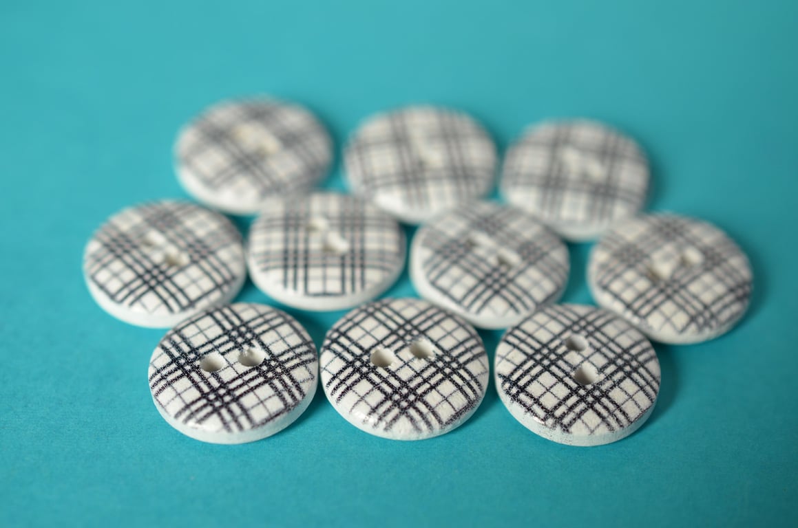 15mm Wooden Tartan Buttons Black, White & Grey 10pk Checked Plaid (SCK5)